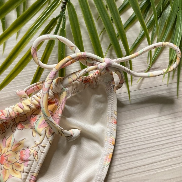 Billabong 🌸 Skimpy Floral Tie Side Hike Bikini Bottoms - Picture 6 of 16